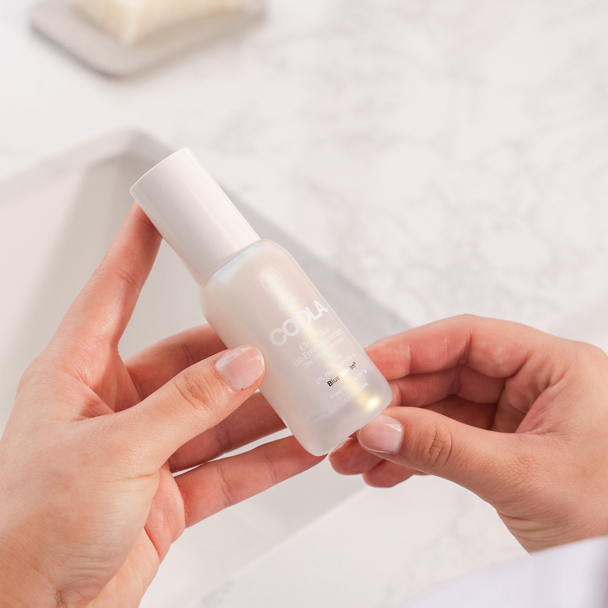 Coola Clear Skin Oil-Free Moisturizer Zinc SPF 30 Sunscreen w/ BlueScreen