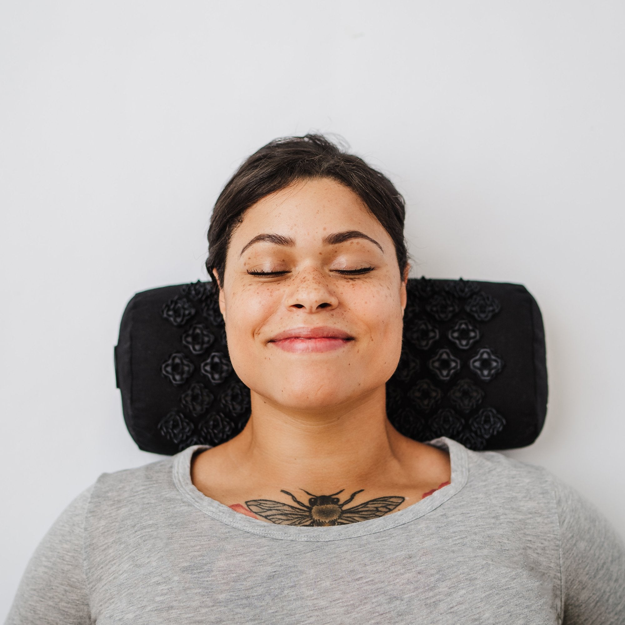 Kanjo Vibrating Acupressure Vibrating Pillow