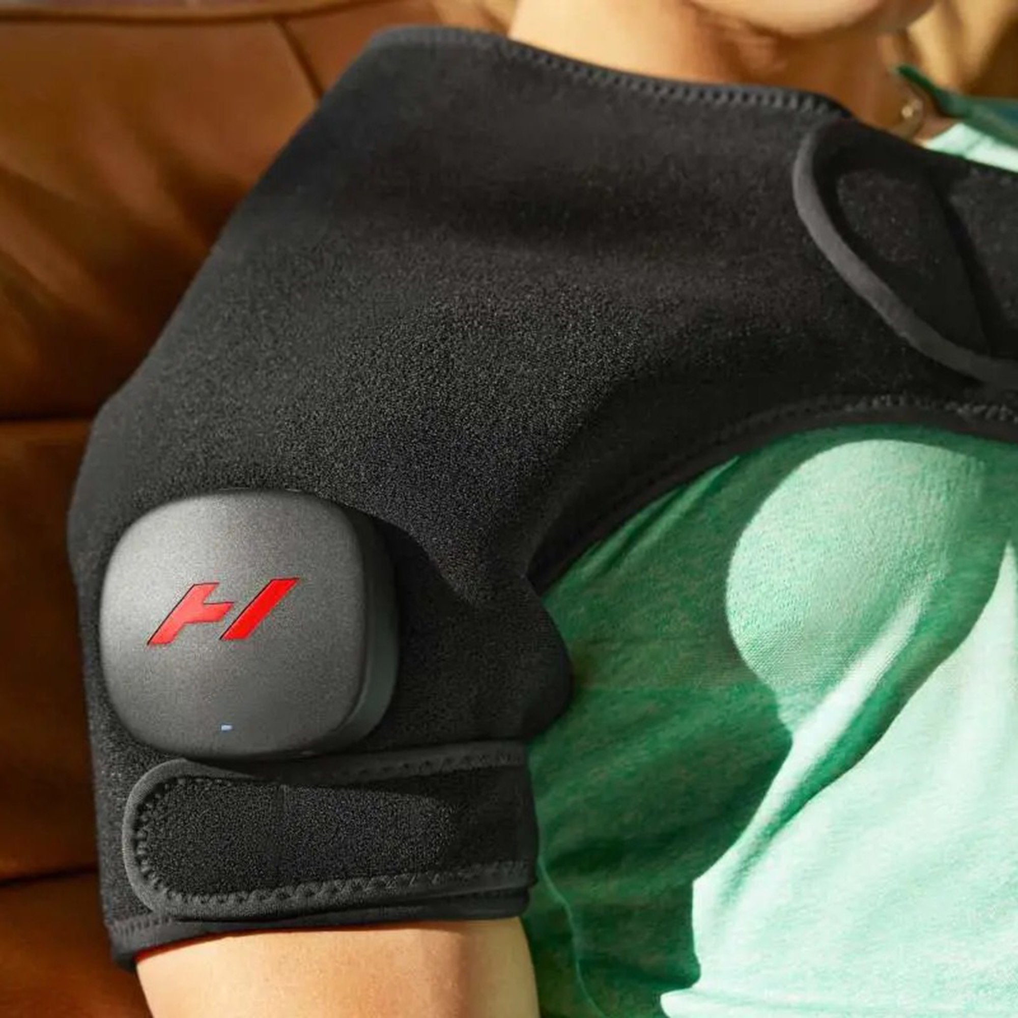 Hyperice Venom 2 Right Shoulder Heat & Massage Therapy Wrap