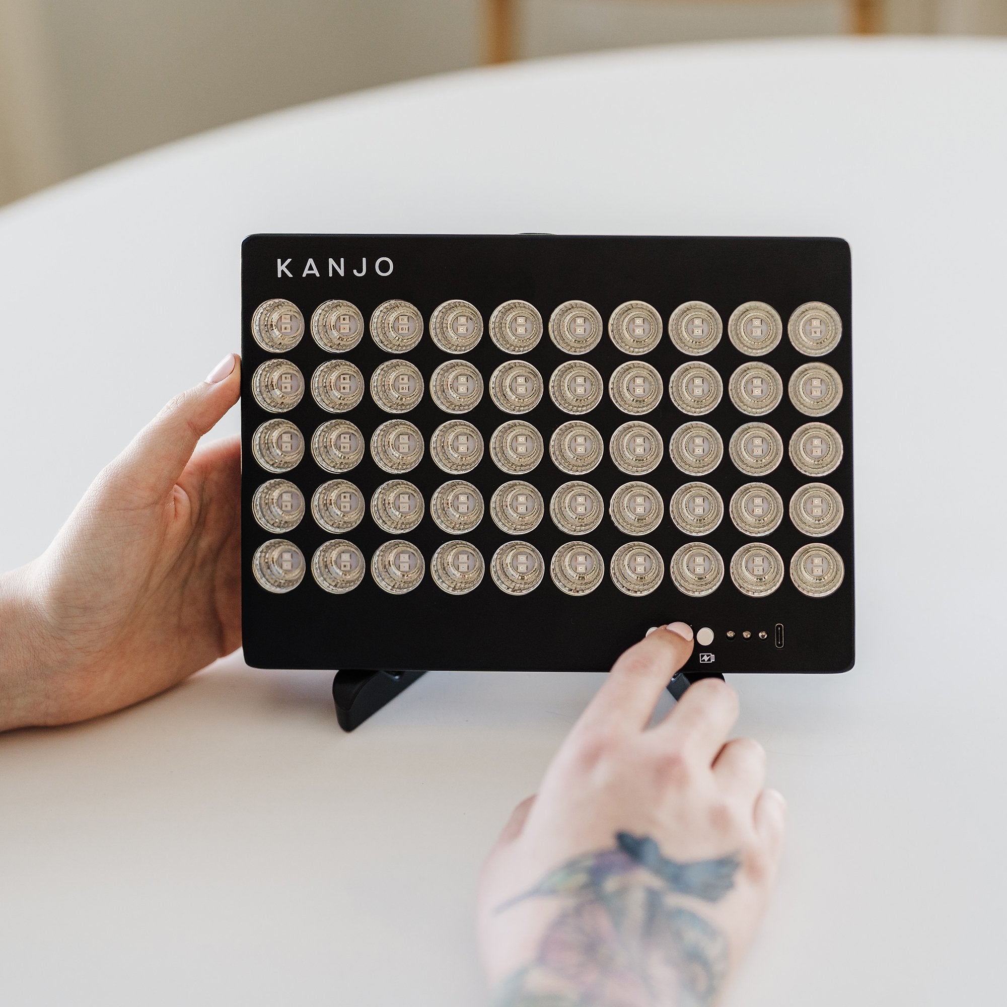 Kanjo Compact Red Light Therapy Panel