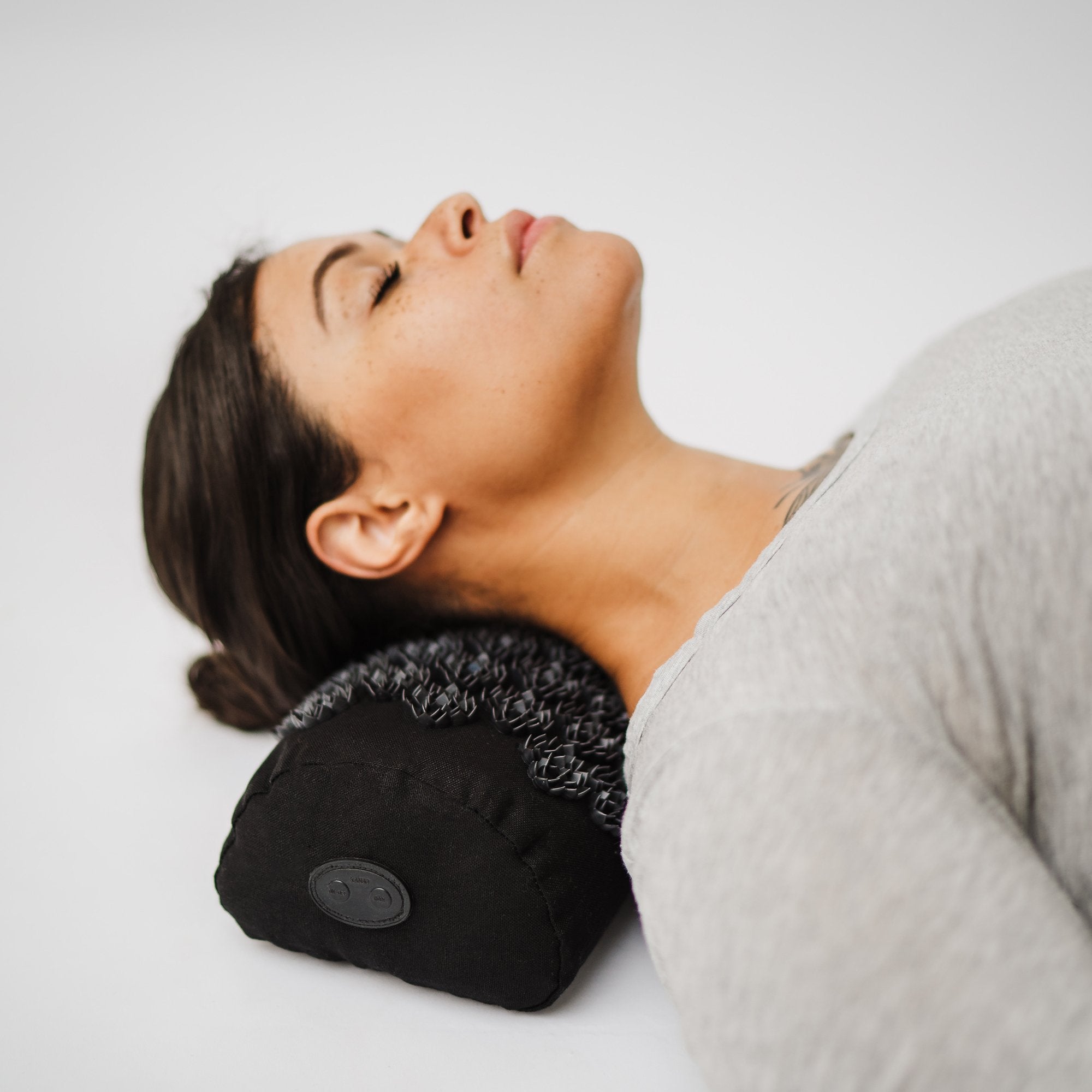 Kanjo Vibrating Acupressure Vibrating Pillow